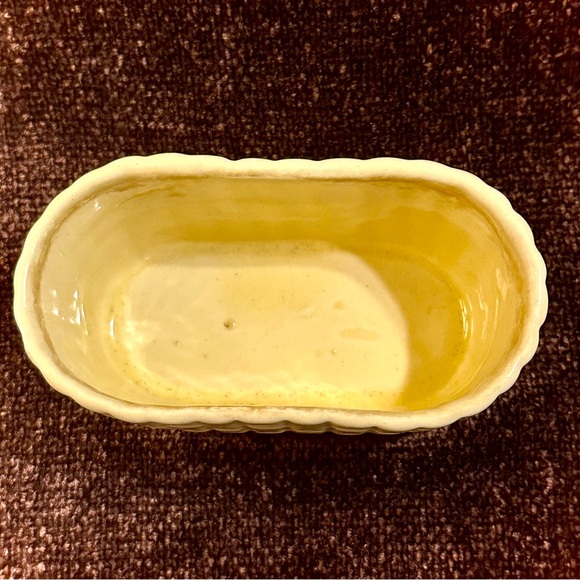 VINTAGE BASKET WEAVE CERAMIC PLANTER 1960s MARKED ‘USA’—Ivory Beige - Picture 5 of 7